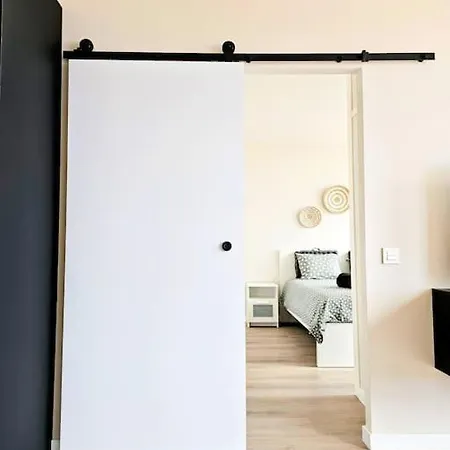 Vista Bravo Murillo Apartman *